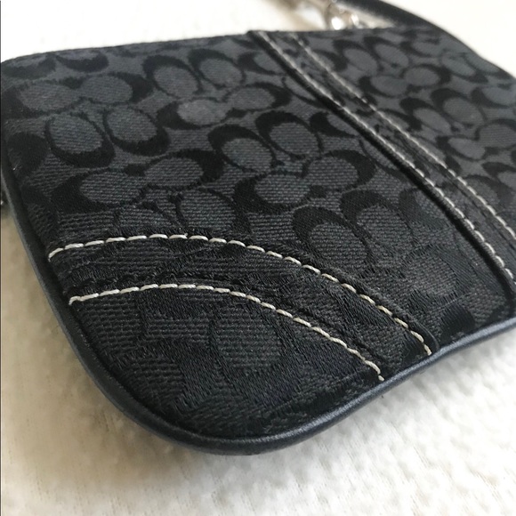 Coach wristlet - Picture 4 of 4